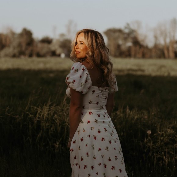 WHITE FLORAL COUNTRY DRESS - Picture 2 of 4